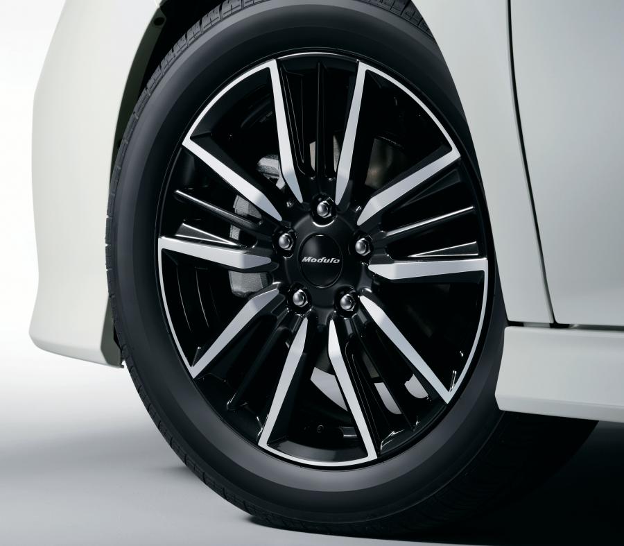 Колеса Honda StepWGN Modulo X 2016 года  (фото 9 из 9)
